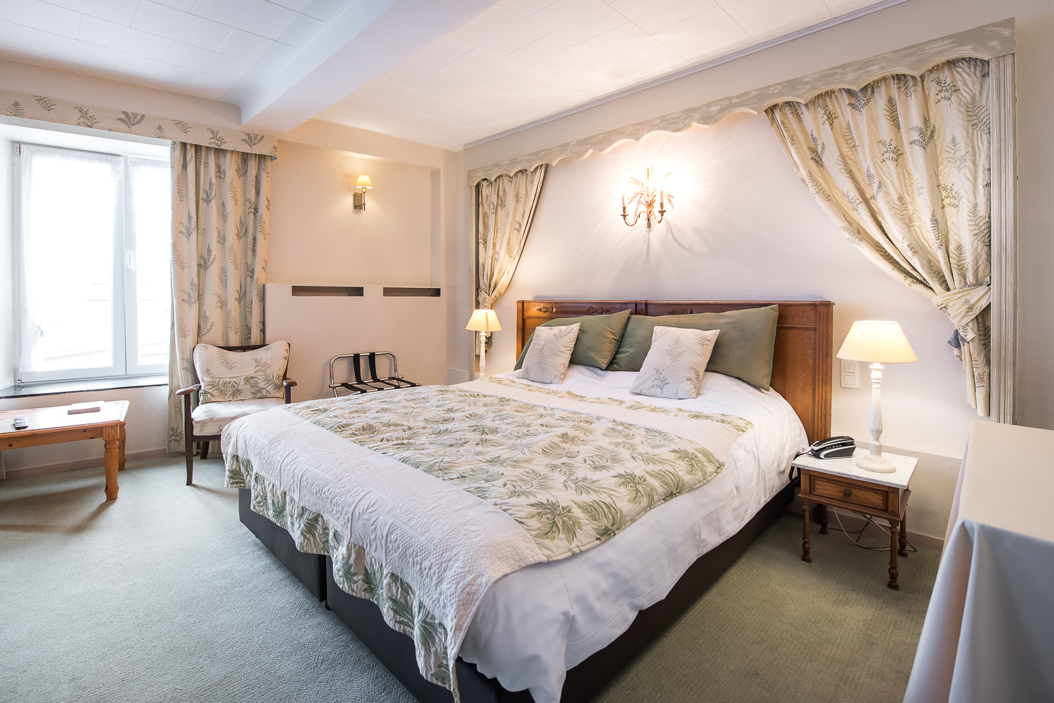 Chambre avec vue sur la rivière Amblève au Royal Hôtel Bonhomme