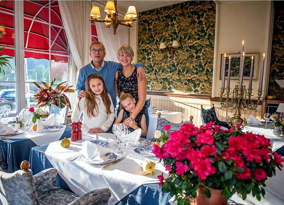 Bernard Daussaint et sa fille Stéphanie avec ses deux filles