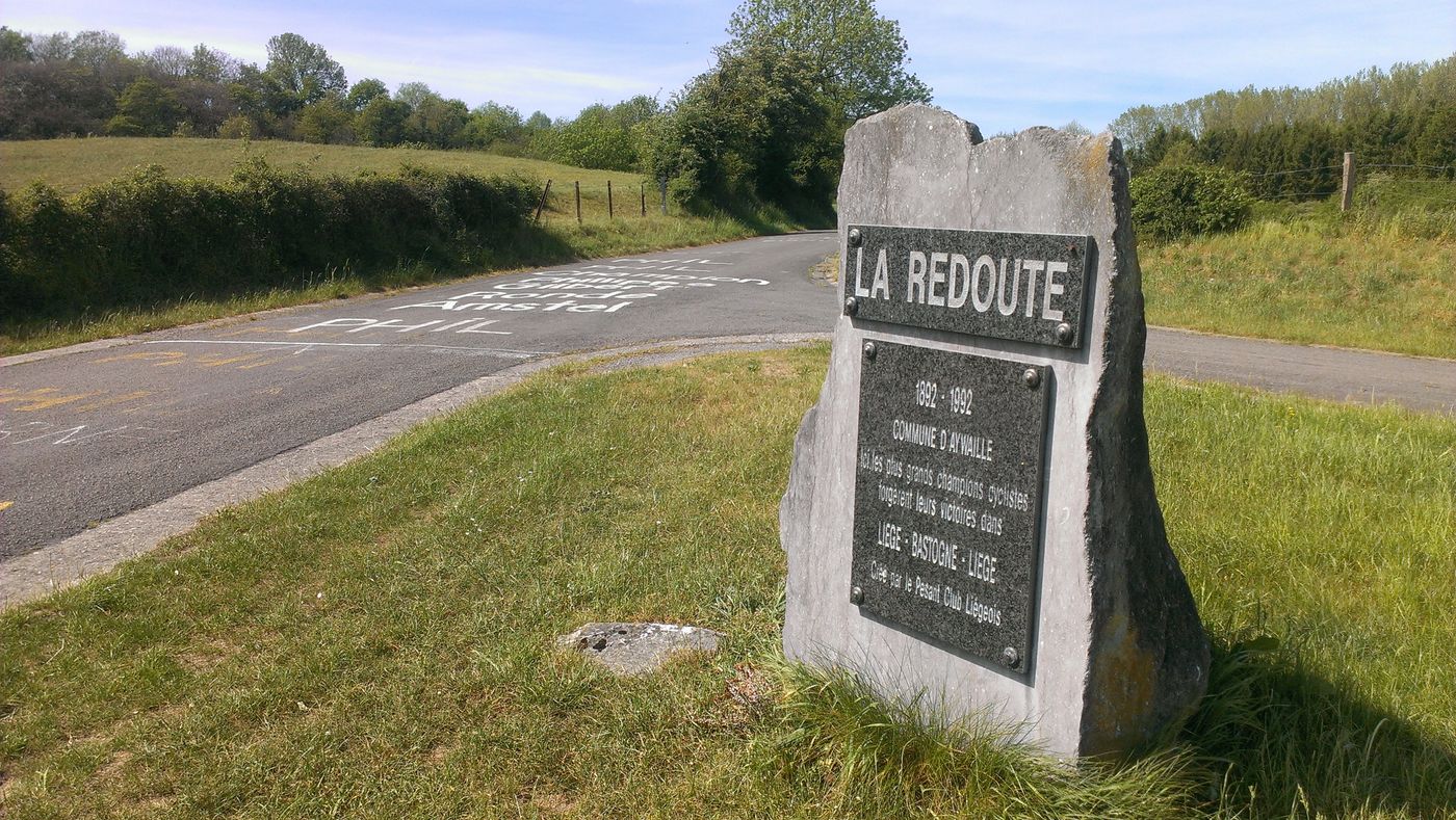 Stèle commémorative de la Côte de la Redoute