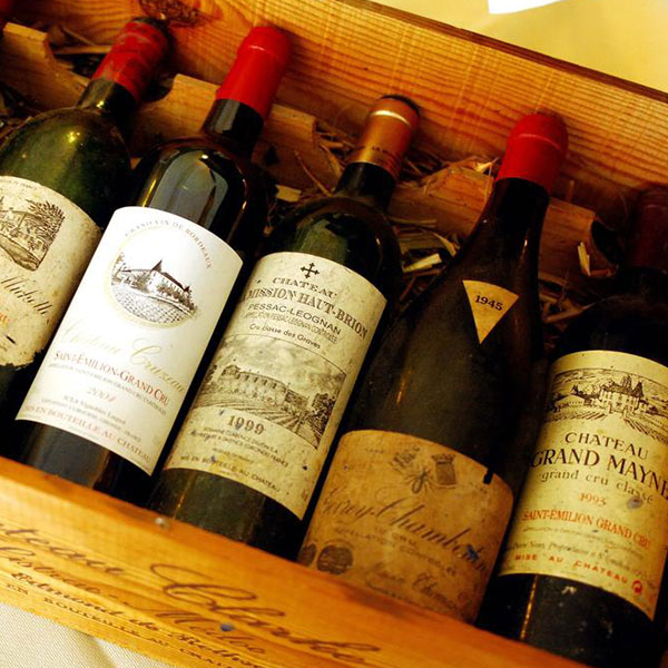 Sélection de grands crus dans la cave